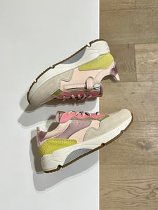 OCRA runner pink lime