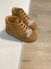 Afbeelding in Gallery-weergave laden, POM D&#39;API veterschoen glitter beige
